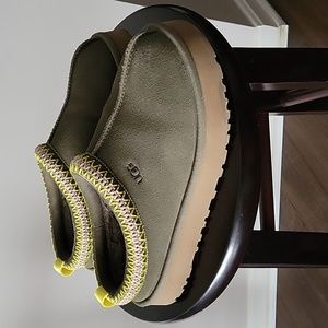 New UGG Olive Green Slippers with Yellow Accents